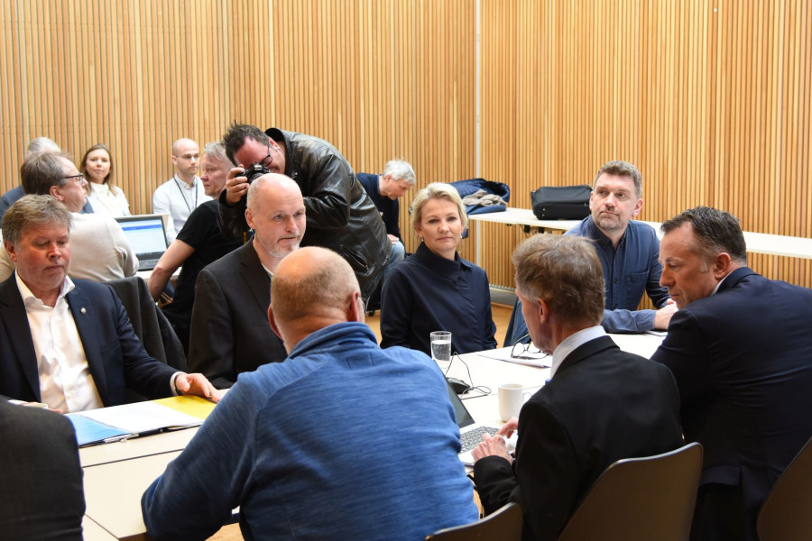 Forhandlere fra Yrkestrafikkforbundet, Fellesforbundet, NJF og Fagforbundet møtte forhandlerne fra NHO Transport og SPEKTER torsdag.