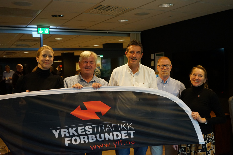 YTF-funksjonærenes styre, fra venstre: Trine Hagen Helleland, Lars Harein Sæther, Ove Helleseth (leder), Olav Nergård og Marina Heyerdahl.  Foto: Arne Danielsen